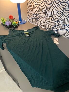 Free Kisses Dark Teal Short Sleeve V-Neck Top